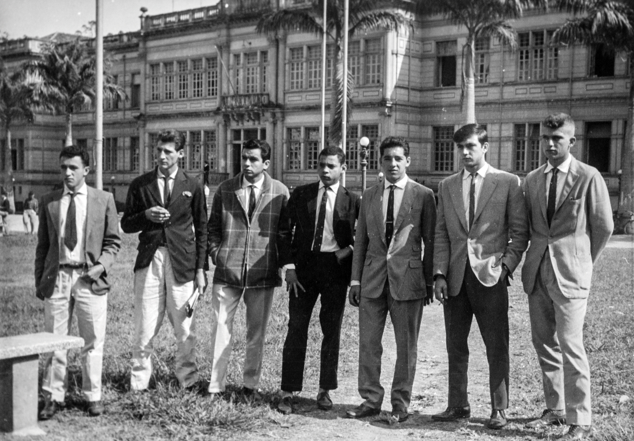 © PERSONAL ARCHIVES At his graduation in Viçosa, 1963 (Bechara is third from the left).